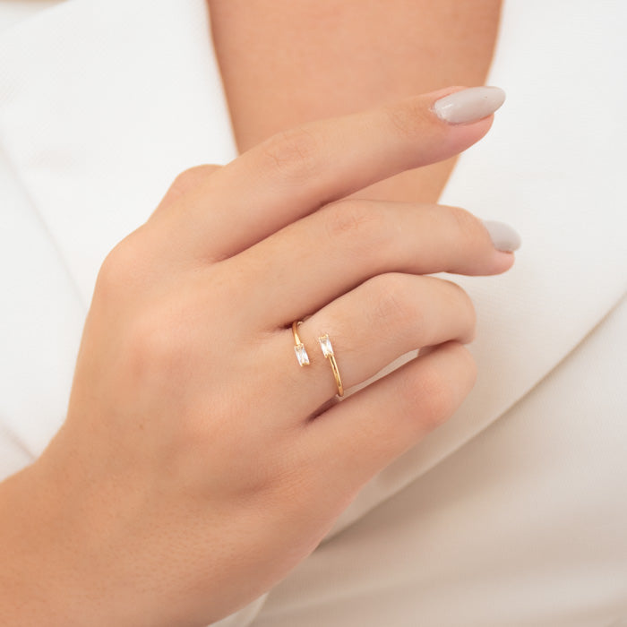 ANEL REGULÁVEL ZIRCÔNIA BAGUETE NAS PONTAS