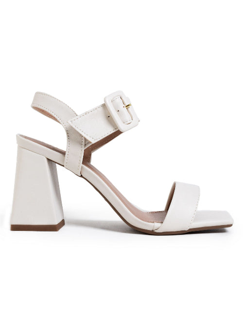 Sandália em napa baunilha