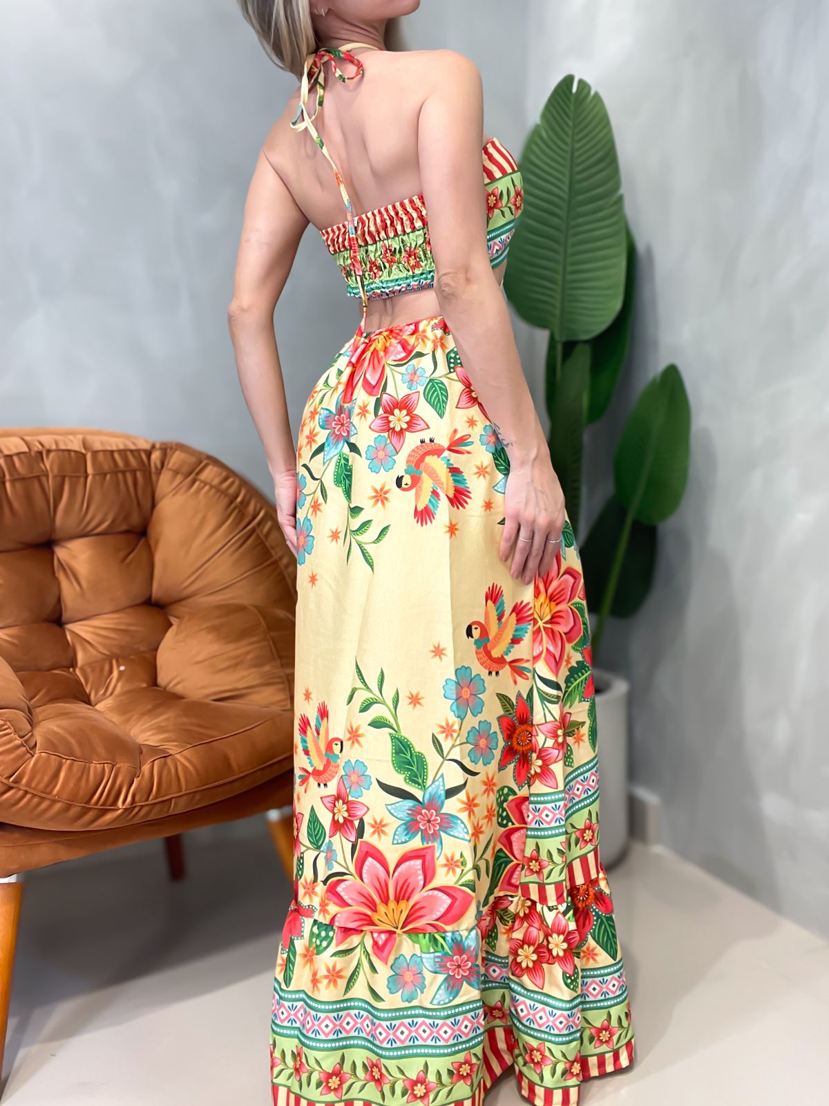 Vestido Longo em Crepe Estampado de Alça com Amarração Daiana Ref. 1633