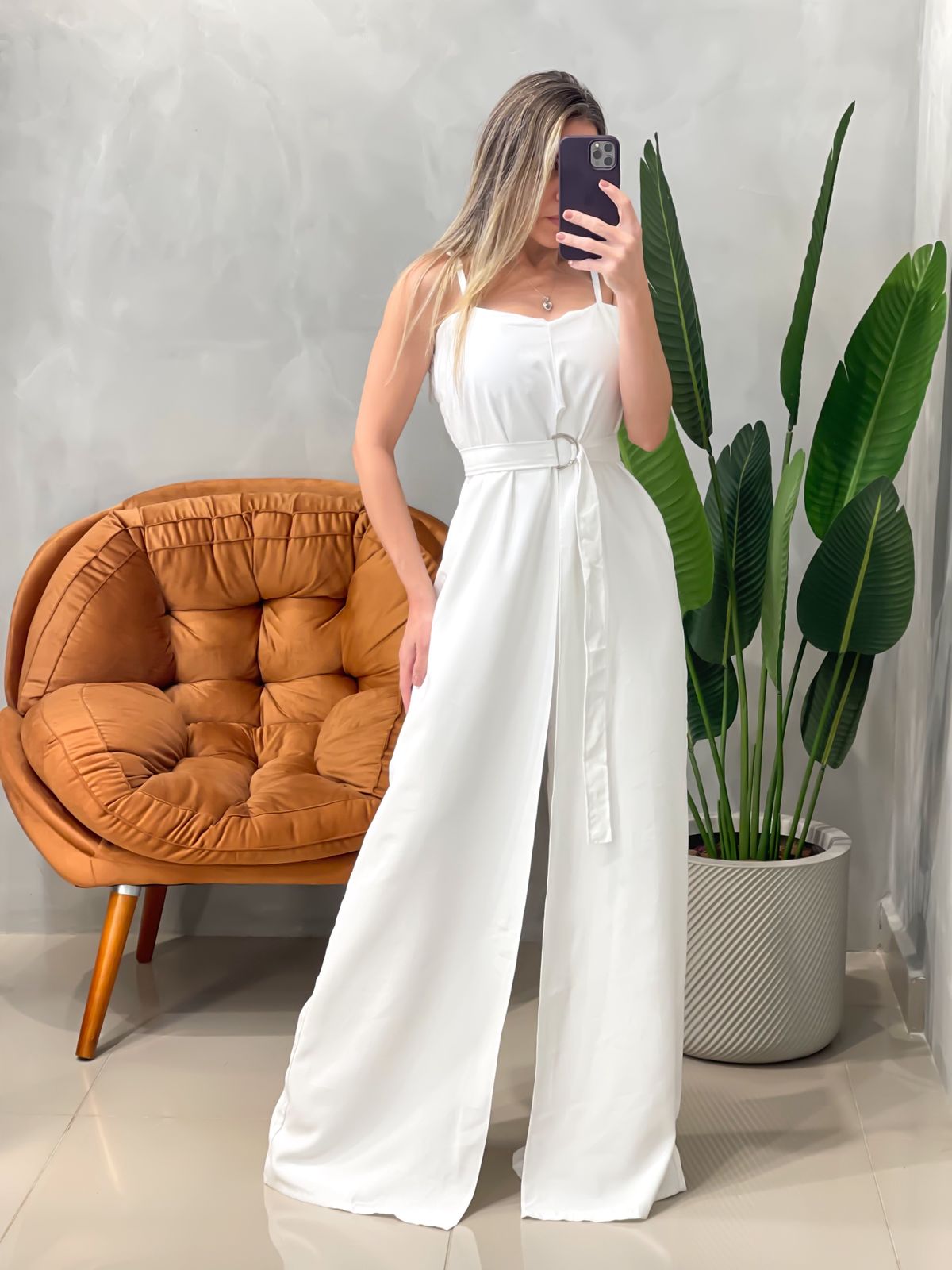 Macacão em Alfaiataria Sensoriale Pantalona de Alça com Cinto Rosemeire Ref. 1