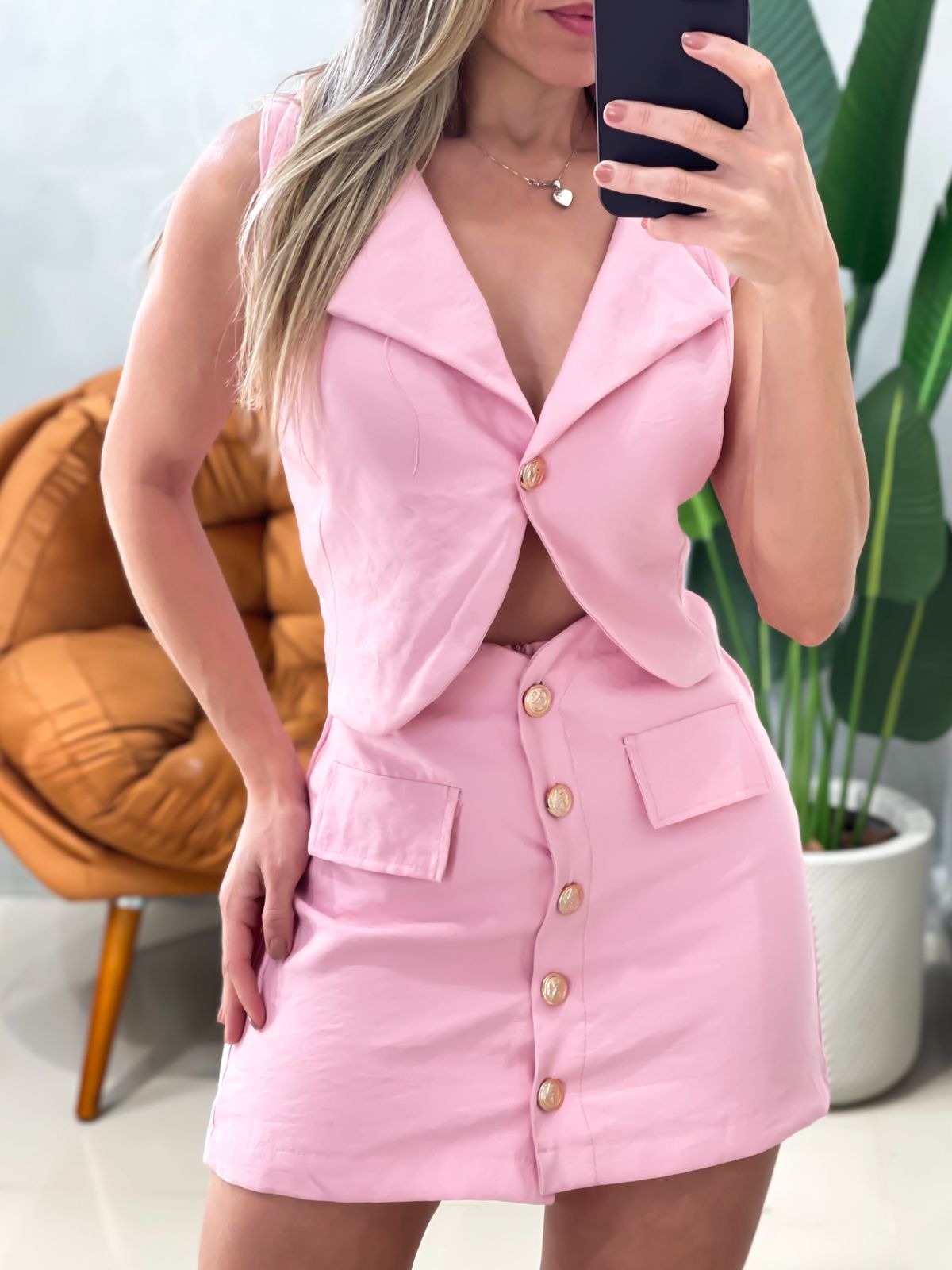 Macaquinho em Alfaiataria Sensoriale sem Mangas com Botões e Bolso Falsos Rose