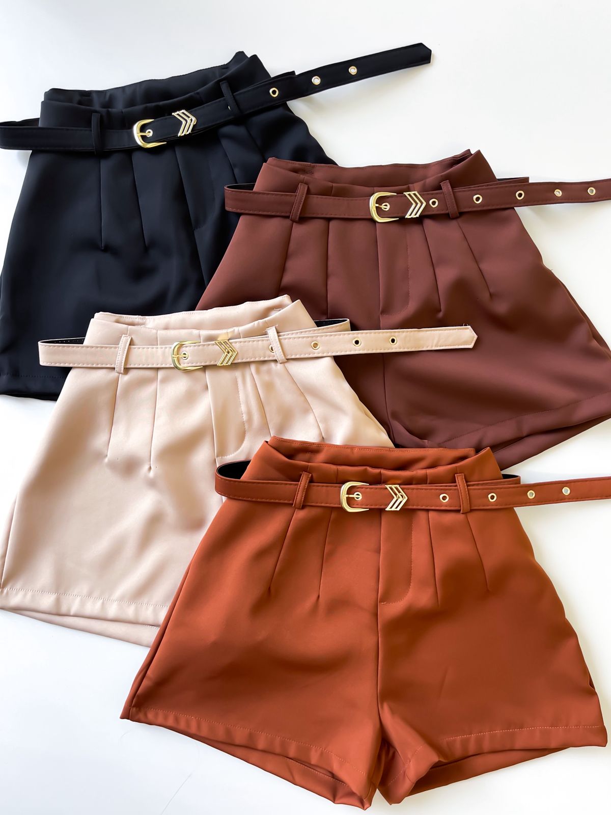 Shorts em Alfaiataria Modelo Zara com Cinto Encapado Grazi Ref. 1726