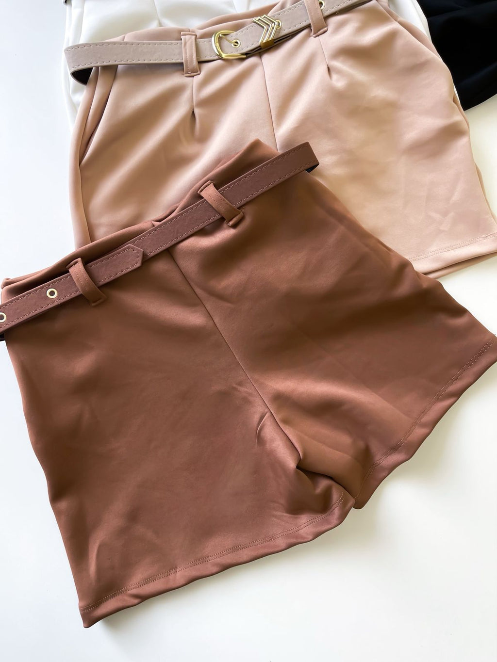 Shorts em Neoprene com Cinto Juliana Ref. 1724