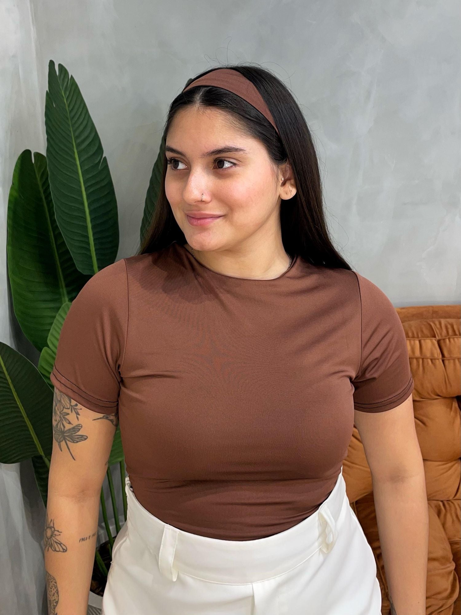 Cropped em Suplex Manga Curta e Gola Canoa com Faixa Tuane Ref. 1722