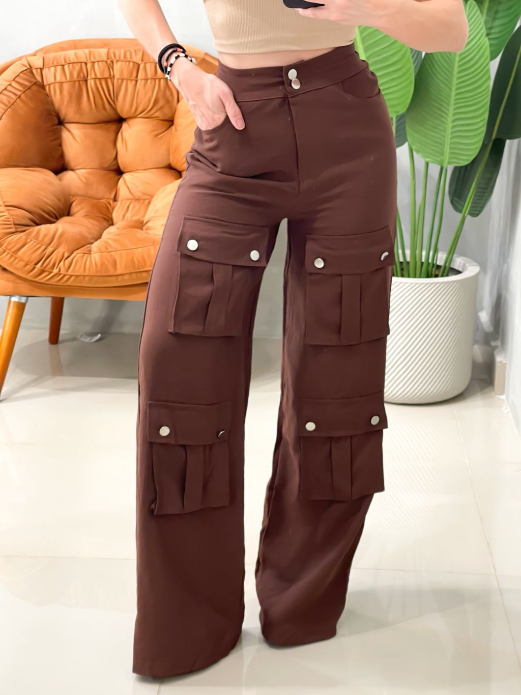 Calça em Alfaiataria Sensoriale Pantalona Cargo 4 Bolsos Maria Eduarda Ref. 173