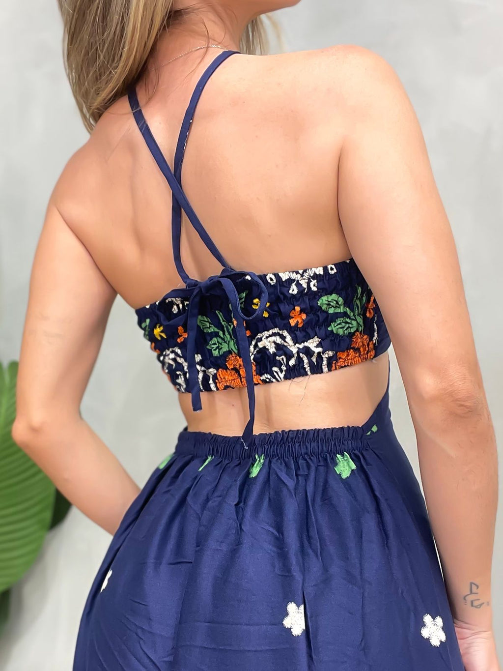 Vestido Longo em Crepe Costas Nua com Amarração Alice Ref. 1779